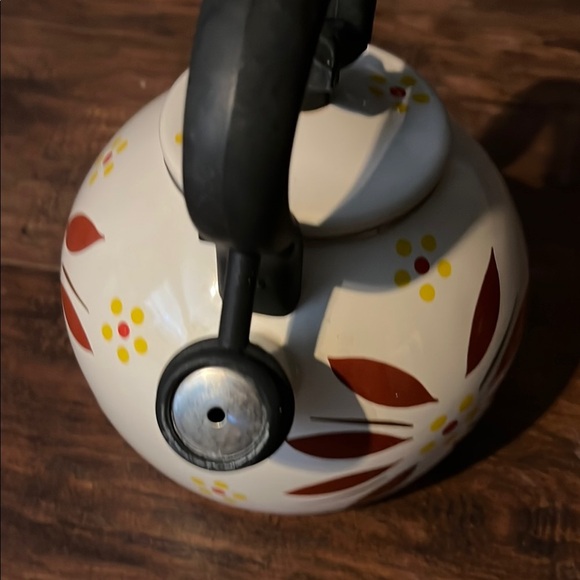 Floral Patterned Teapot with Black Handle - Picture 4 of 5